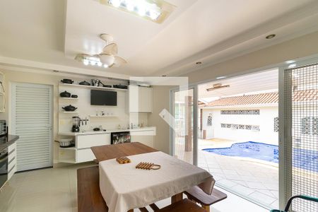 Casa à venda com 490m², 4 quartos e 7 vagas Casa à venda com 490m², 4 quartos e 7 vagasCozinha externa