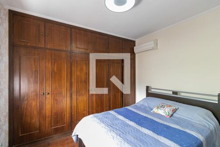 Casa à venda com 490m², 4 quartos e 7 vagas Casa à venda com 490m², 4 quartos e 7 vagasQuarto 3