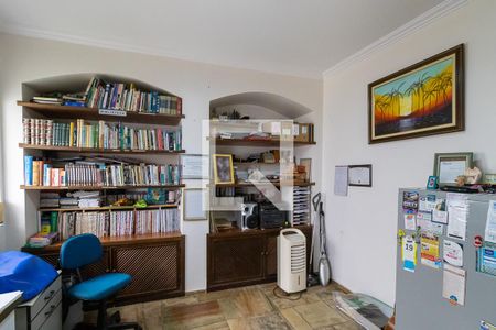 Casa à venda com 490m², 4 quartos e 7 vagas Casa à venda com 490m², 4 quartos e 7 vagasEscritório