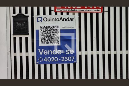 Apartamento à venda com 78m², 2 quartos e 1 vagaPlaquinha instalada no portão do imóvel