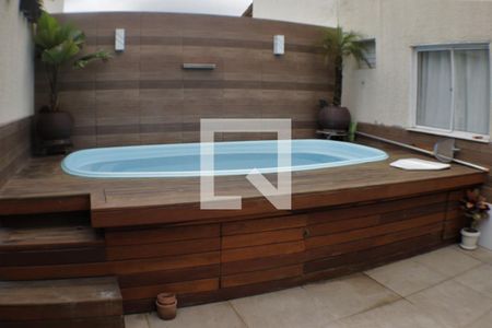 Apartamento à venda com 110m², 2 quartos e 1 vagaPiscina