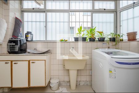 Apartamento à venda com 140m², 3 quartos e 2 vagas Apartamento à venda com 140m², 3 quartos e 2 vagasÁrea de Serviço