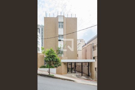 Apartamento à venda com 140m², 3 quartos e 2 vagas Apartamento à venda com 140m², 3 quartos e 2 vagasFachada
