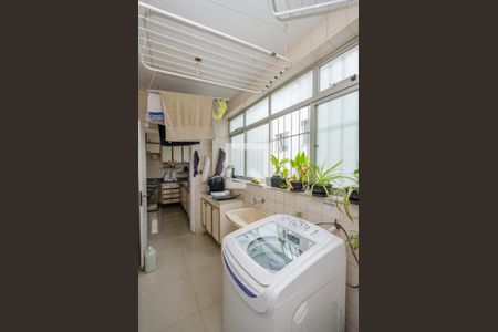 Apartamento à venda com 140m², 3 quartos e 2 vagas Apartamento à venda com 140m², 3 quartos e 2 vagasÁrea de Serviço