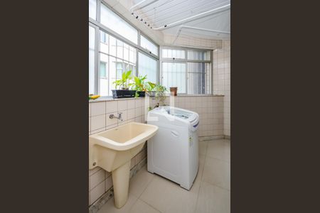 Apartamento à venda com 140m², 3 quartos e 2 vagas Apartamento à venda com 140m², 3 quartos e 2 vagasÁrea de Serviço