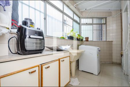 Apartamento à venda com 140m², 3 quartos e 2 vagas Apartamento à venda com 140m², 3 quartos e 2 vagasÁrea de Serviço