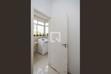 Apartamento à venda com 140m², 3 quartos e 2 vagas Apartamento à venda com 140m², 3 quartos e 2 vagasQuarto de Serviço