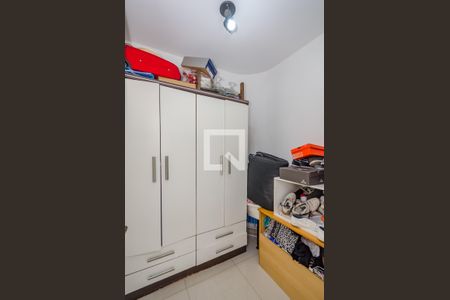 Apartamento à venda com 140m², 3 quartos e 2 vagas Apartamento à venda com 140m², 3 quartos e 2 vagasQuarto de Serviço