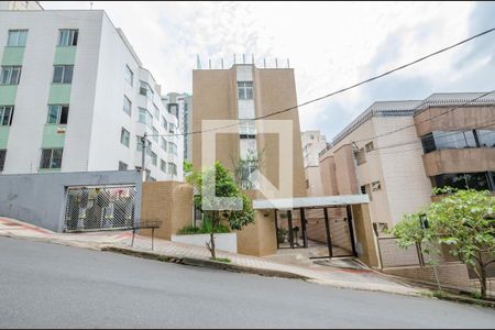Apartamento à venda com 140m², 3 quartos e 2 vagas Apartamento à venda com 140m², 3 quartos e 2 vagasFachada