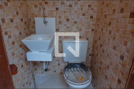 Casa de condomínio à venda com 250m², 4 quartos e 3 vagas Casa de condomínio à venda com 250m², 4 quartos e 3 vagasBanheiro