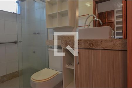 Casa de condomínio à venda com 250m², 4 quartos e 3 vagas Casa de condomínio à venda com 250m², 4 quartos e 3 vagasBanheiro da Suite 1