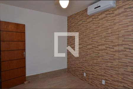 Casa de condomínio à venda com 250m², 4 quartos e 3 vagas Casa de condomínio à venda com 250m², 4 quartos e 3 vagasQuarto 1