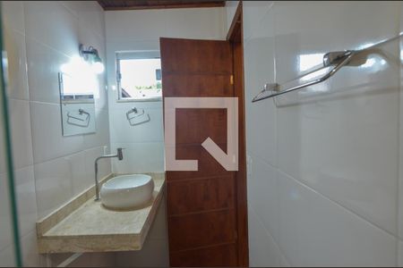 Casa de condomínio à venda com 250m², 4 quartos e 3 vagas Casa de condomínio à venda com 250m², 4 quartos e 3 vagasBanheiro da Suíte 2