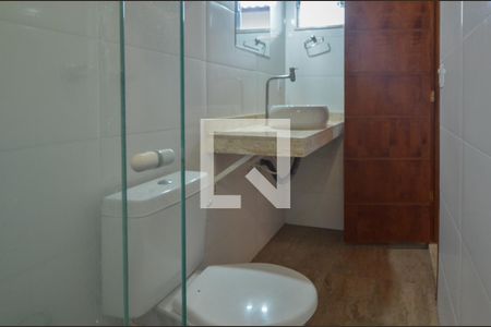 Casa de condomínio à venda com 250m², 4 quartos e 3 vagas Casa de condomínio à venda com 250m², 4 quartos e 3 vagasBanheiro da Suíte 2
