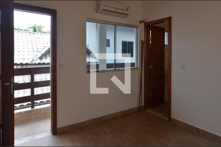 Casa de condomínio à venda com 250m², 4 quartos e 3 vagas Casa de condomínio à venda com 250m², 4 quartos e 3 vagas Suíte 3