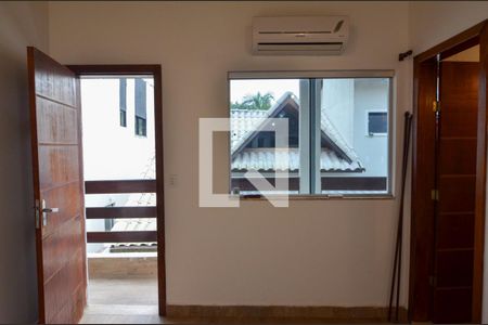 Casa de condomínio à venda com 250m², 4 quartos e 3 vagas Casa de condomínio à venda com 250m², 4 quartos e 3 vagas Suíte 3