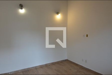 Casa de condomínio à venda com 250m², 4 quartos e 3 vagas Casa de condomínio à venda com 250m², 4 quartos e 3 vagasSuite 2