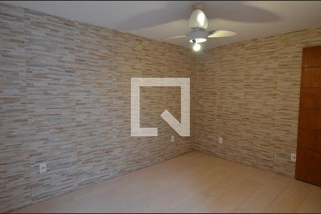 Casa de condomínio à venda com 250m², 4 quartos e 3 vagas Casa de condomínio à venda com 250m², 4 quartos e 3 vagasÁrea de serviço - Quartov