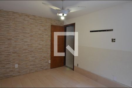 Casa de condomínio à venda com 250m², 4 quartos e 3 vagas Casa de condomínio à venda com 250m², 4 quartos e 3 vagasÁrea de serviço -Quarto