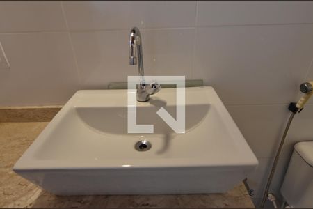 Casa de condomínio à venda com 250m², 4 quartos e 3 vagas Casa de condomínio à venda com 250m², 4 quartos e 3 vagasBanheiro da Suíte 3