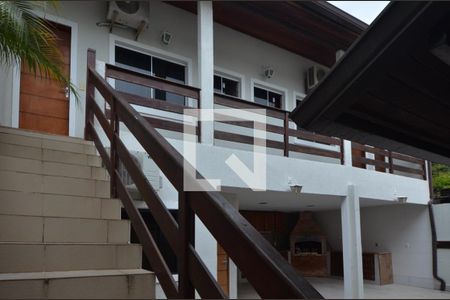 Casa de condomínio à venda com 250m², 4 quartos e 3 vagas Casa de condomínio à venda com 250m², 4 quartos e 3 vagasAnexo