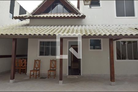 Casa de condomínio à venda com 250m², 4 quartos e 3 vagas Casa de condomínio à venda com 250m², 4 quartos e 3 vagasÁrea externa