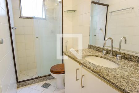 Apartamento à venda com 105m², 2 quartos e 2 vagasBanheiro da Suíte