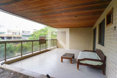 Apartamento à venda com 105m², 2 quartos e 2 vagasVaranda da Sala