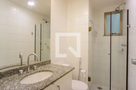 Apartamento à venda com 105m², 2 quartos e 2 vagasBanheiro Social