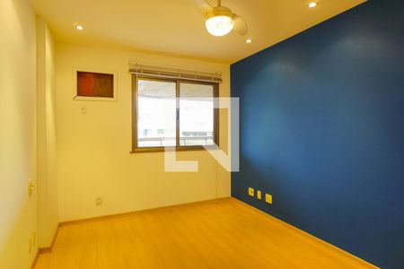 Apartamento à venda com 105m², 2 quartos e 2 vagasSuíte
