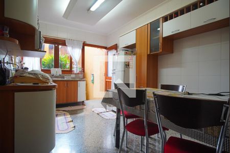 Casa à venda com 220m², 4 quartos e 4 vagasCozinha