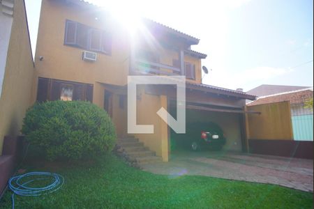 Casa à venda com 220m², 4 quartos e 4 vagasPátio frente