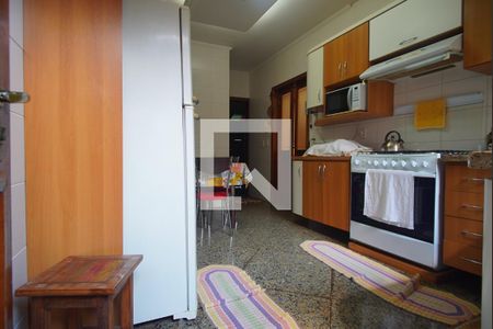 Casa à venda com 220m², 4 quartos e 4 vagasCozinha