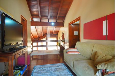 Sala segundo andar de casa à venda com 4 quartos, 220m² em Jardim São Pedro, Porto Alegre