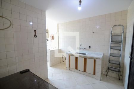 Apartamento à venda com 99m², 3 quartos e 2 vagasCozinha