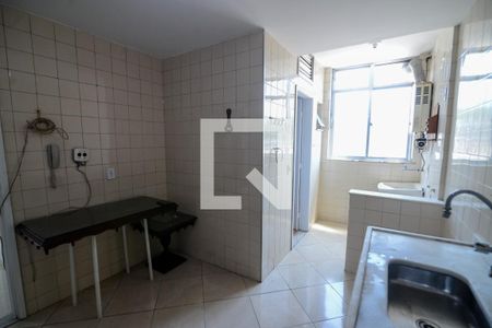 Apartamento à venda com 99m², 3 quartos e 2 vagasCozinha