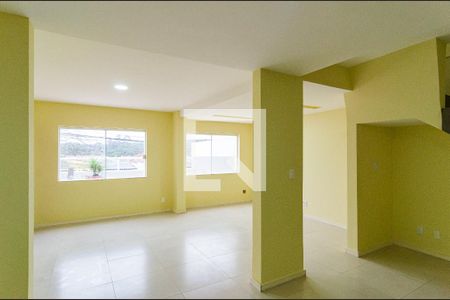 Sala de casa para alugar com 3 quartos, 200m² em Vila Fachini, São Paulo