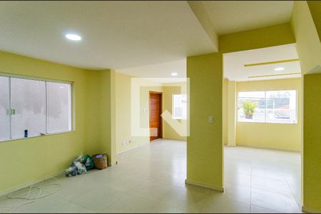 Sala de casa para alugar com 3 quartos, 200m² em Vila Fachini, São Paulo