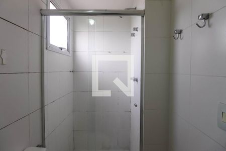 Banheiro de apartamento para alugar com 0 quarto, 30m² em Parque Independência, São Paulo