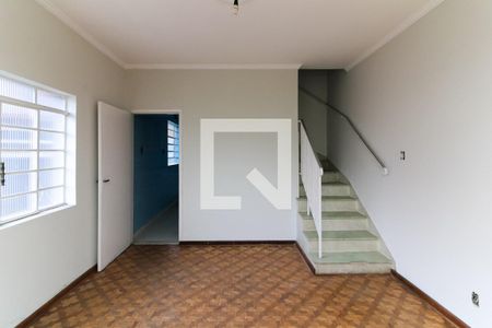 Casa para alugar com 270m², 4 quartos e 2 vagas Casa para alugar com 270m², 4 quartos e 2 vagasSala