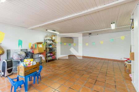 Casa à venda com 450m², 4 quartos e 8 vagas Casa à venda com 450m², 4 quartos e 8 vagasSalão 2