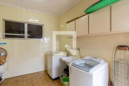 Casa à venda com 450m², 4 quartos e 8 vagas Casa à venda com 450m², 4 quartos e 8 vagasLavanderia