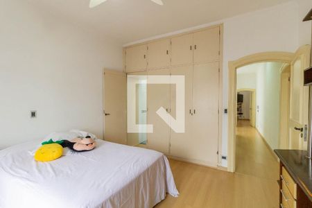 Casa à venda com 450m², 4 quartos e 8 vagas Casa à venda com 450m², 4 quartos e 8 vagasSuíte 3