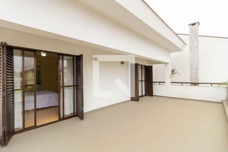 Casa à venda com 450m², 4 quartos e 8 vagas Casa à venda com 450m², 4 quartos e 8 vagasVaranda