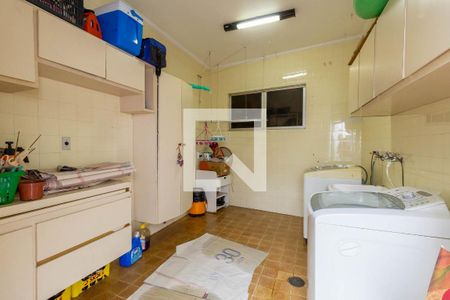 Casa à venda com 450m², 4 quartos e 8 vagas Casa à venda com 450m², 4 quartos e 8 vagasLavanderia