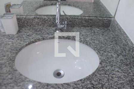 Apartamento à venda com 70m², 2 quartos e 1 vagaBanheiro do corredor