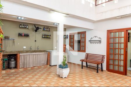 Casa à venda com 255m², 3 quartos e 5 vagasQuintal