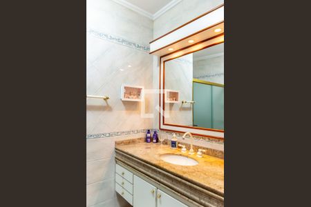 Casa à venda com 255m², 3 quartos e 5 vagasBanheiro da Suíte 2