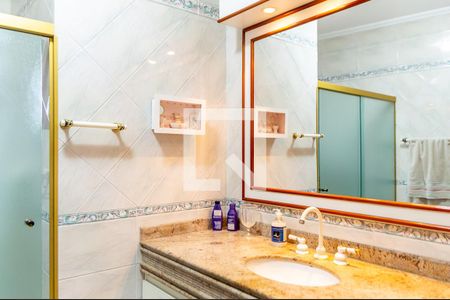 Casa à venda com 255m², 3 quartos e 5 vagasBanheiro da Suíte 2