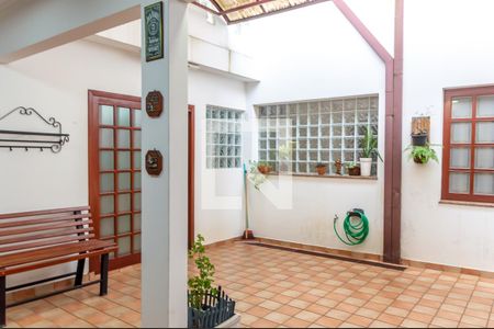 Casa à venda com 255m², 3 quartos e 5 vagasQuintal